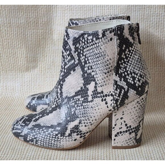 Madden Girl Women Ankle Boots Block Heel Snake Skin Print Zips 7M Cream Gray - Picture 4 of 12